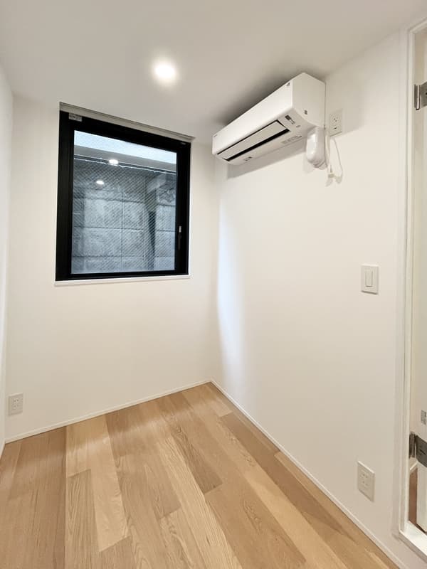Room image 9