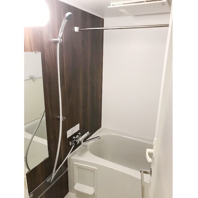 Room image 9