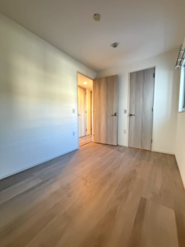 Room image 16