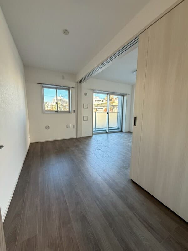 Room image 13