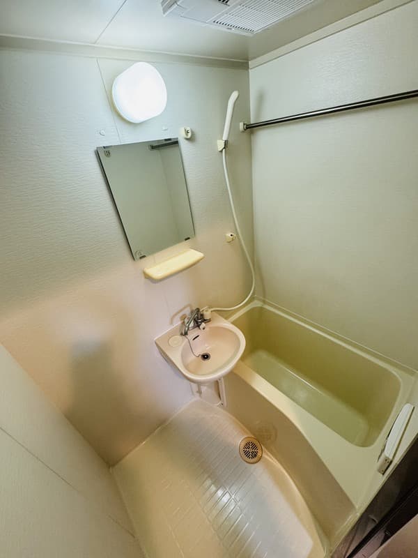 Room image 8