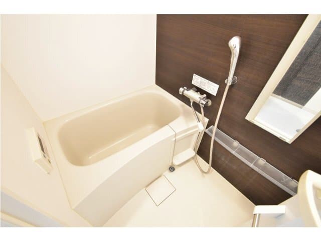 Room image 9