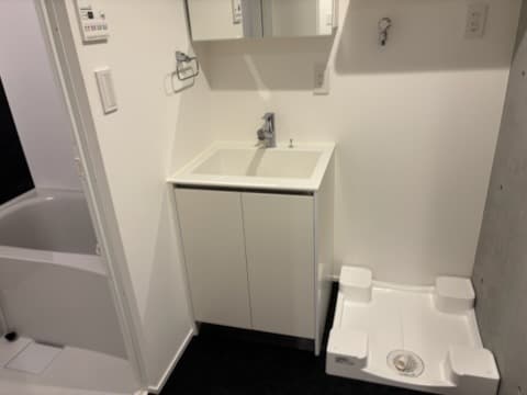 Room image 8