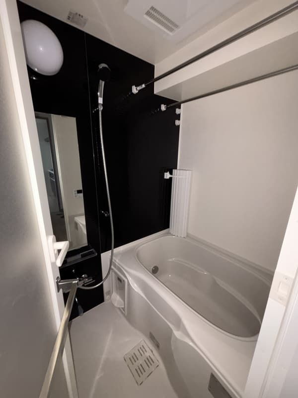 Room image 13