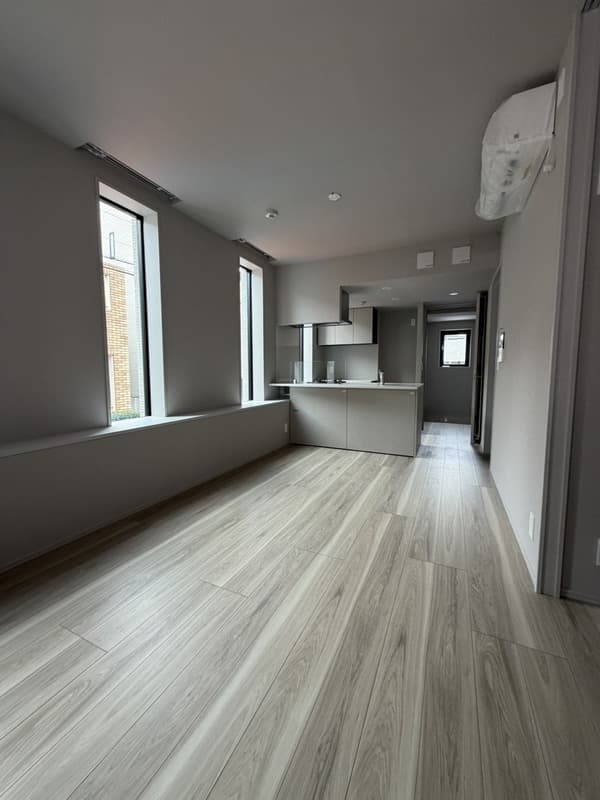 Room image 9