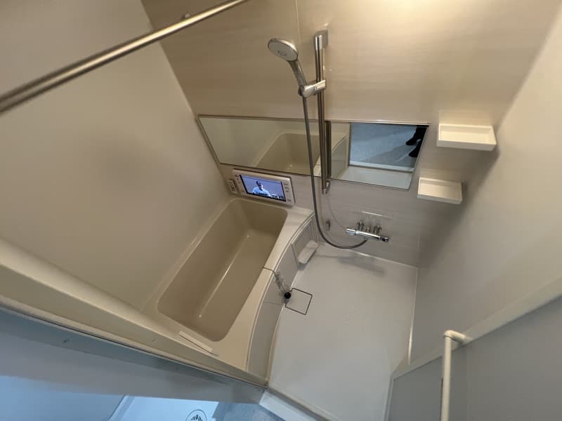 Room image 11