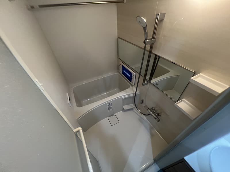 Room image 12
