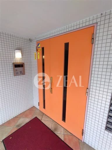 Room image 8