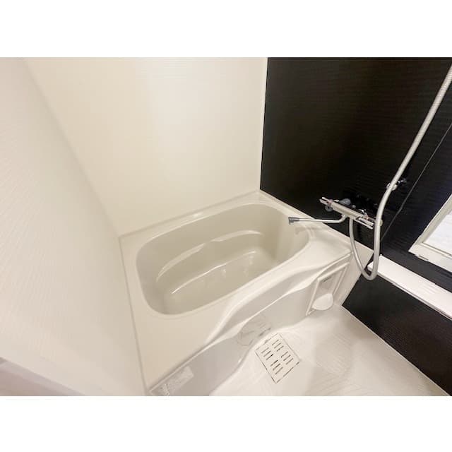 Room image 11