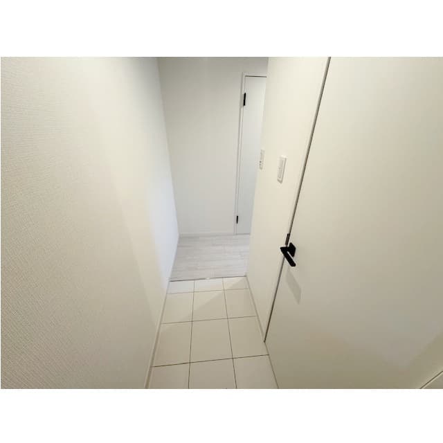 Room image 15