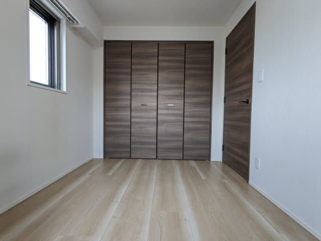 Room image 9
