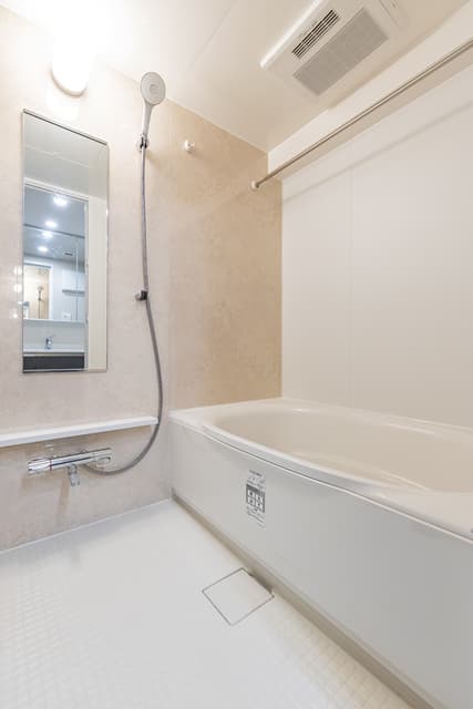 Room image 11