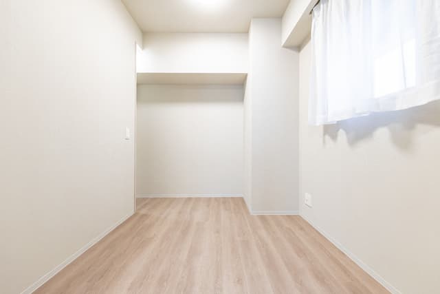 Room image 8