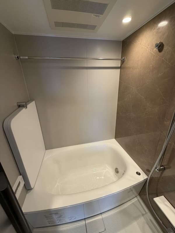 Room image 12