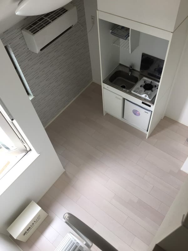 Room image 8