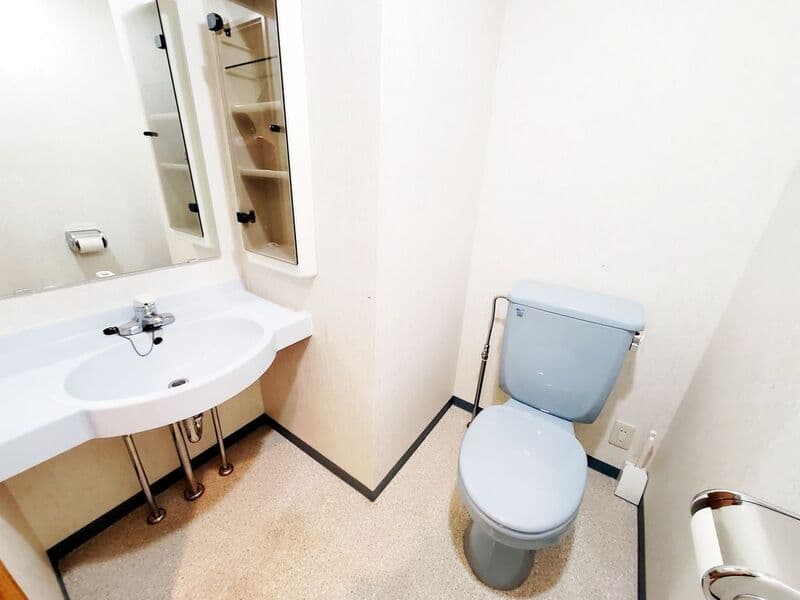 Room image 10