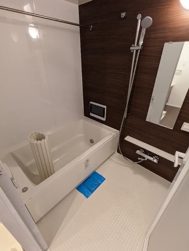 Room image 15
