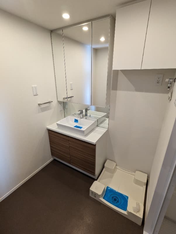 Room image 16
