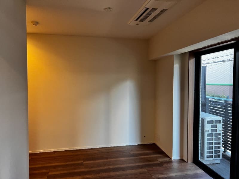 Room image 9