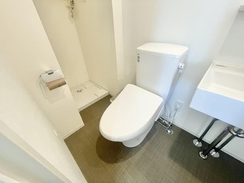 Room image 8