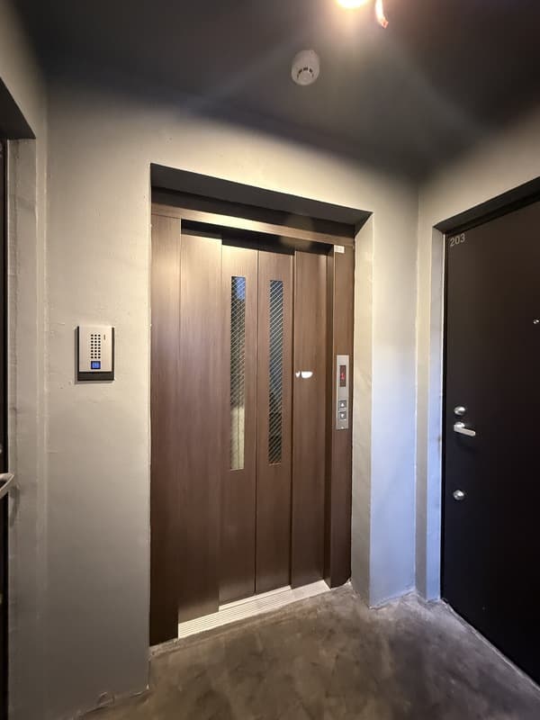 Room image 12
