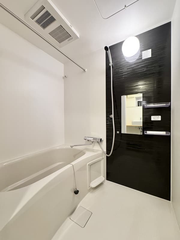 Room image 10