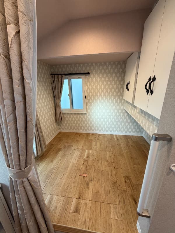Room image 9