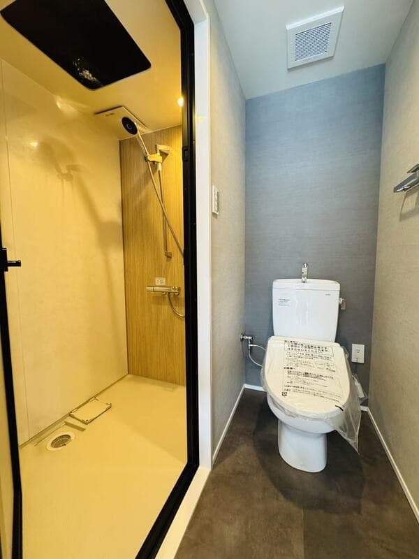 Room image 10