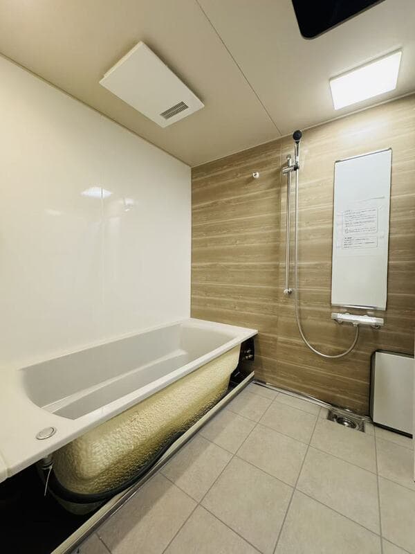Room image 11