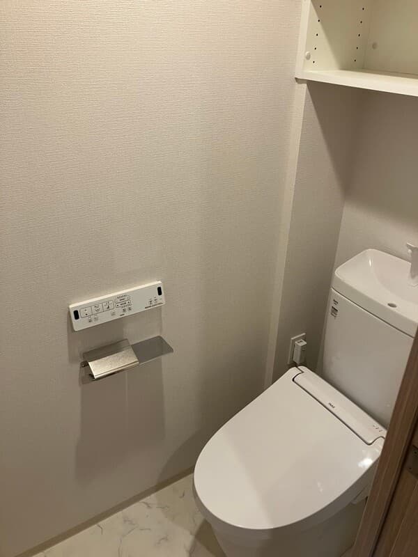 Room image 15