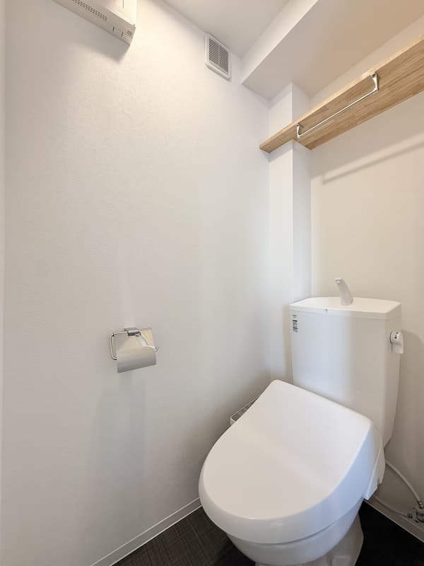 Room image 8