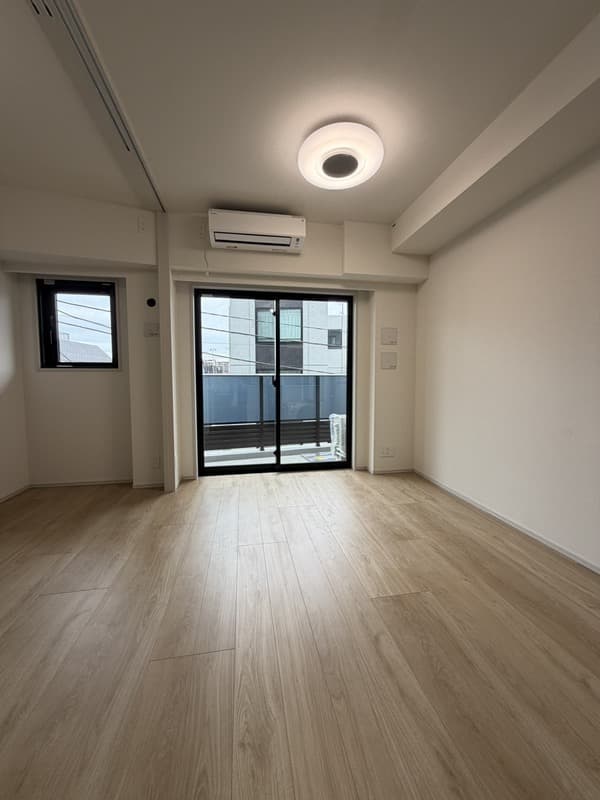 Room image 11