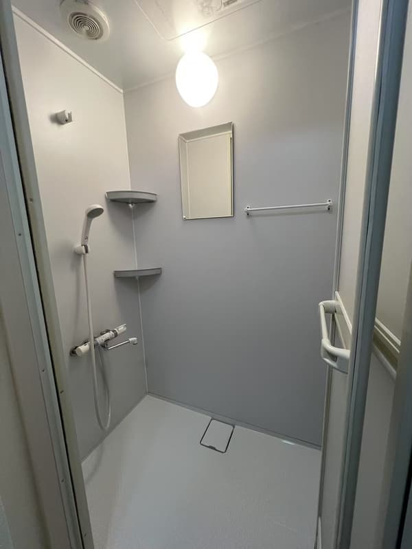 Room image 10