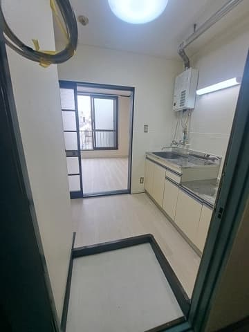 Room image 12