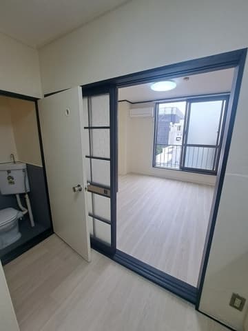 Room image 14