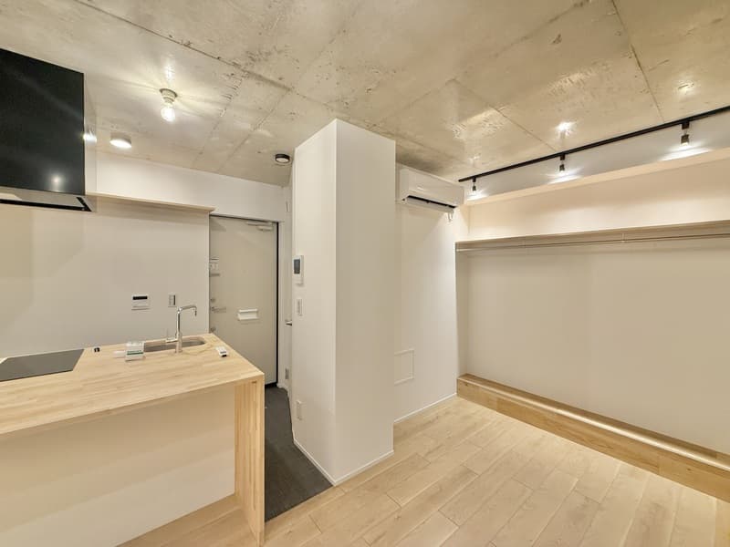 Room image 10
