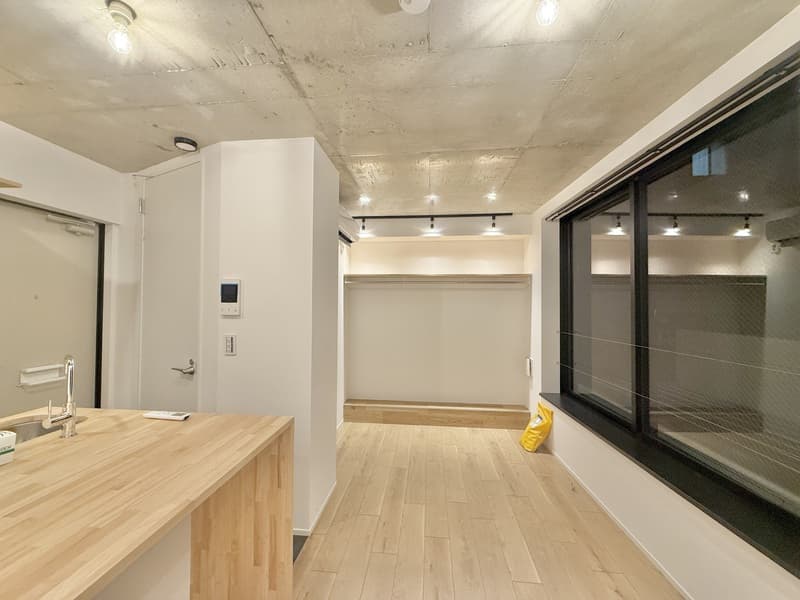 Room image 9