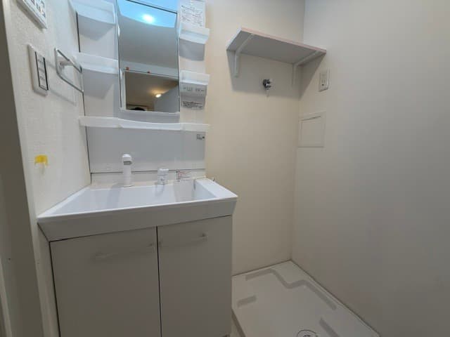 Room image 14