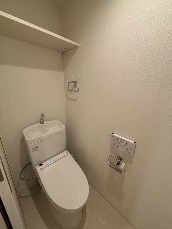 Room image 15