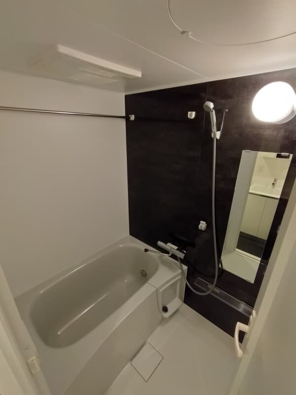 Room image 12