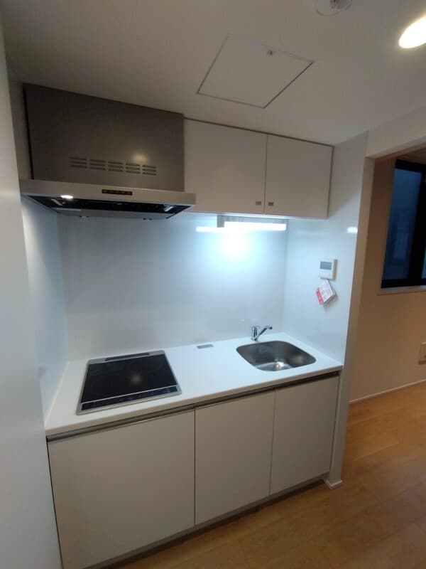 Room image 8