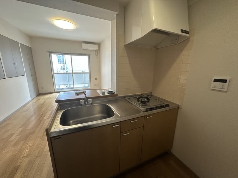 Room image 8