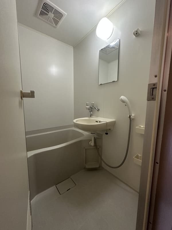 Room image 9