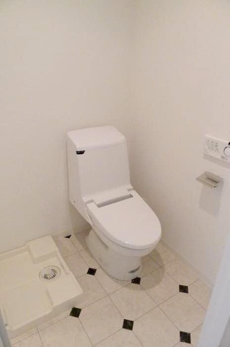 Room image 8
