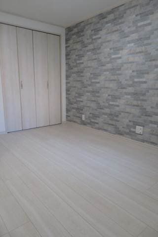 Room image 11
