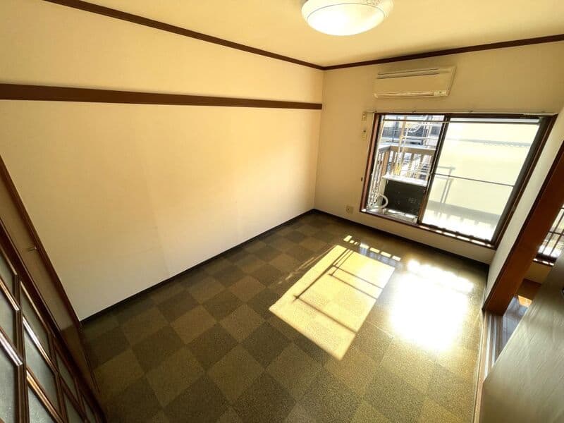 Room image 10