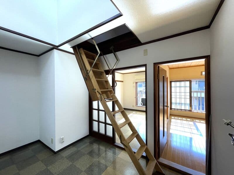Room image 15