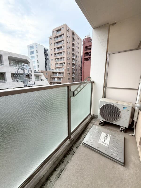 Room image 9