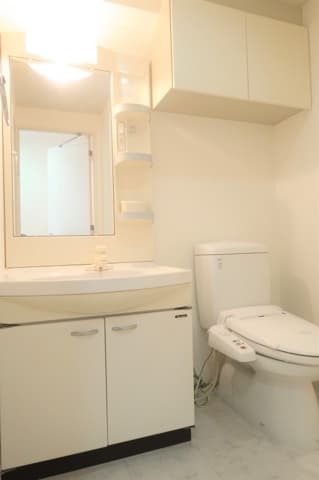 Room image 8