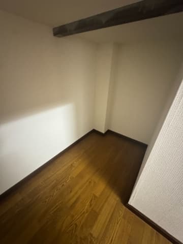 Room image 15